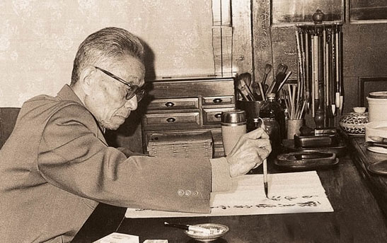 來楚生用鑿子刻印