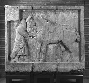 現(xiàn)藏于美國(guó)賓夕法尼亞大學(xué)考古與人類(lèi)學(xué)博物館的“昭陵六駿”中兩件之一的“颯露紫”。資料圖