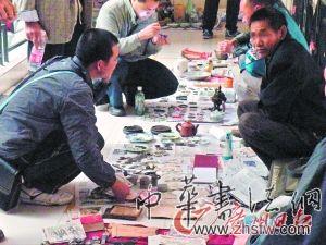 范羅崗商業(yè)城的古玩“天光墟”。