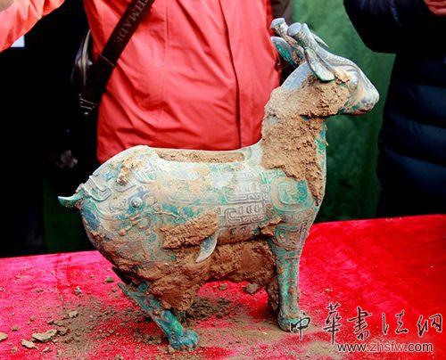 02石鼓山西周貴族墓四號(hào)墓出土的犧尊