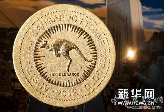 全球最巨型金幣亮相香港 圖 (財經(jīng)專線)(1)全球最巨型金幣亮相香港