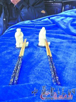 清代象牙寶石花筷