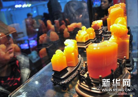 呼和浩特珠寶玉石博覽會(huì)開幕 圖 (服務(wù)專線)(2)呼和浩特珠寶玉石博覽會(huì)開幕