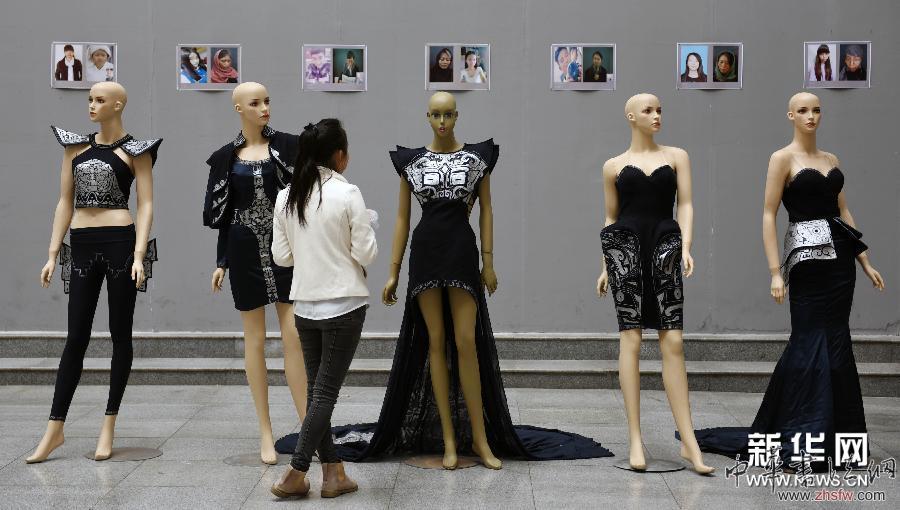 民間工藝牽手現(xiàn)代藝術(shù) 組圖 (文化)(1)民間工藝牽手現(xiàn)代藝術(shù)