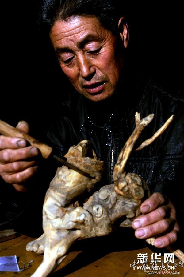 （晚報）村里的&ldquo;根雕藝術(shù)家&rdquo;