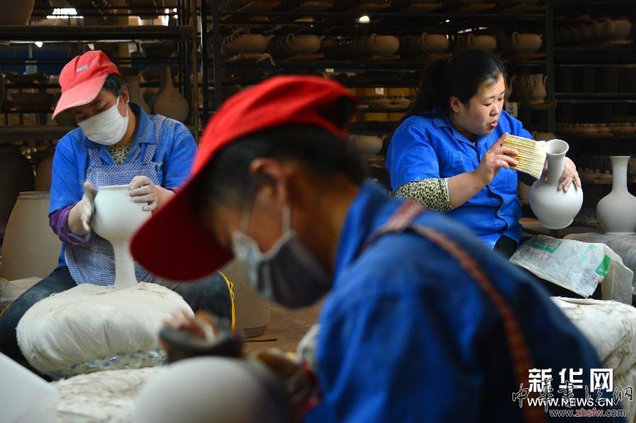 （晚報(bào)）（2）山東無(wú)棣：小小貝殼做出瓷器產(chǎn)業(yè)