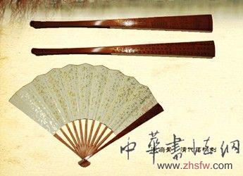 圖片說(shuō)明:清扇骨，清代葛桐刻