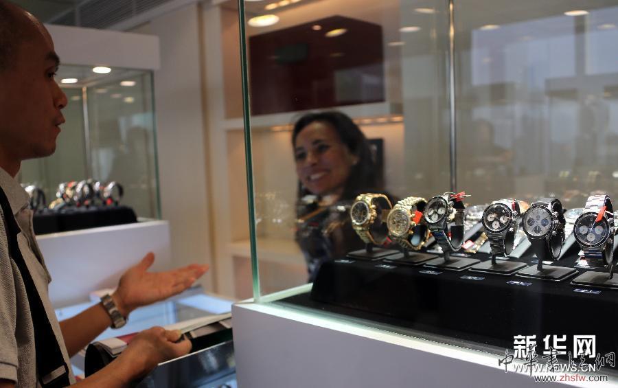 （服務專線）（1）日內瓦佳士得秋季拍賣預展香港亮相