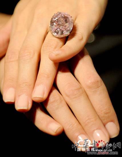 世界最貴粉紅之星鑽石亮相 估價超6千萬美元