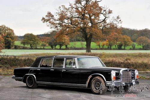 奔馳稀有古董車被棄30年 仍以443萬(wàn)元高價(jià)拍賣