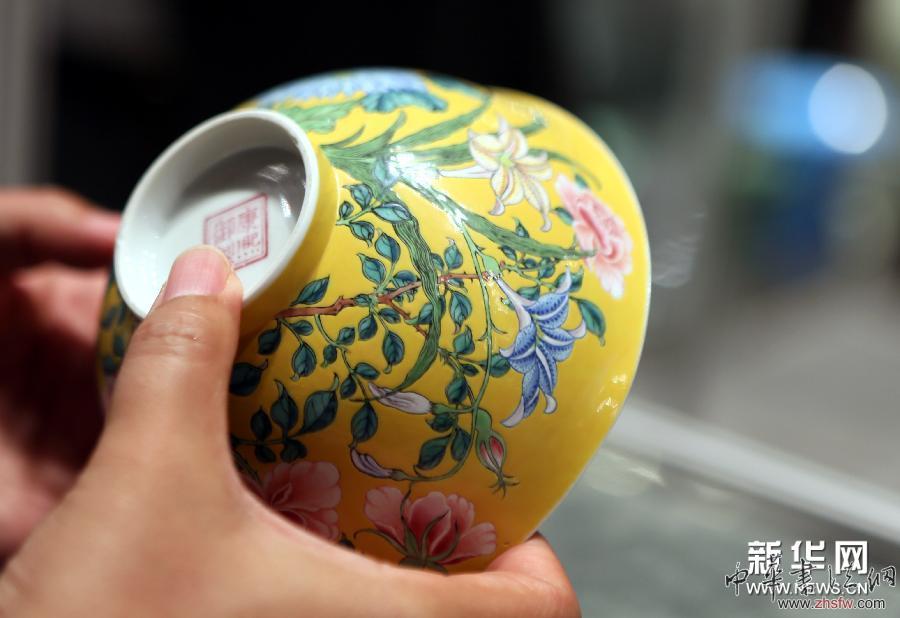 （社會）（1）香港佳士得舉行2014年春拍預(yù)展