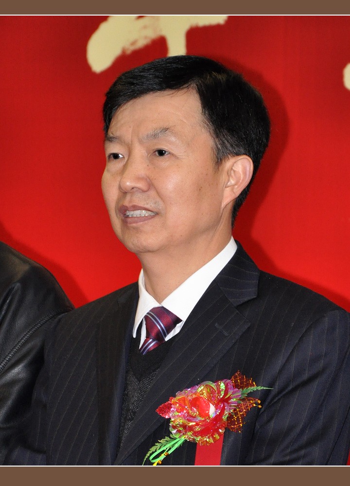 張學(xué)群：學(xué)自心源悟 神超勢(shì)逸群