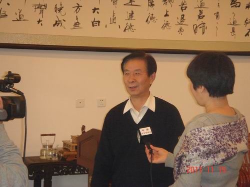 苗培紅應(yīng)邀為電視劇《開國》題寫劇名