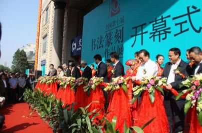 十屆國(guó)展(廣西區(qū))參觀者絡(luò)繹不絕展出時(shí)間延至年底