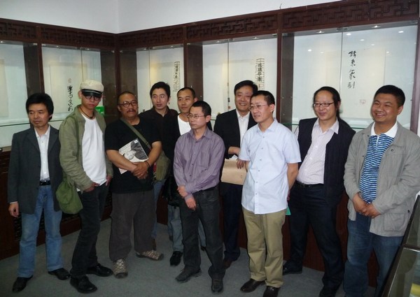 琉璃印匯 壬辰雅集的10位印人在展廳現(xiàn)場(chǎng) 一超攝