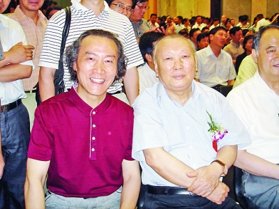 徐利明：書法是可以當(dāng)眾表演的