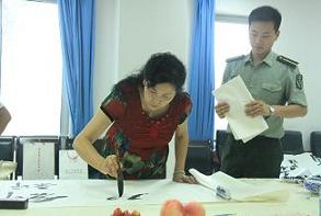 西安市書協(xié)開展“慶八一，書法進(jìn)軍營(yíng)”慰問活動(dòng)