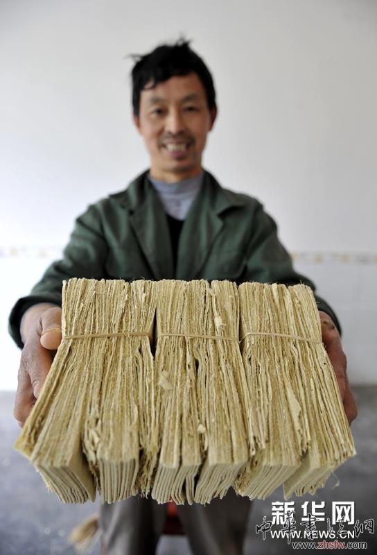 湖南張家界:探訪古法造紙術(shù) 組圖