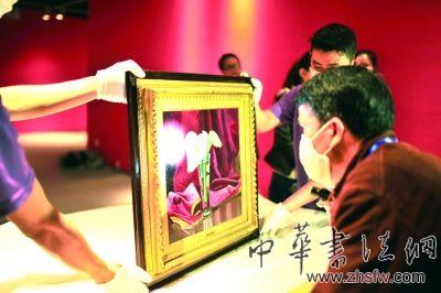 &ldquo;意大利繪畫珍品展&rdquo;在先導(dǎo)區(qū)規(guī)劃展示館進(jìn)行了縝密的開箱布展工作。童 迪  攝
