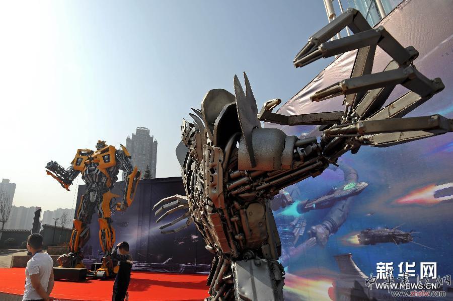 （晚報）（1）&ldquo;變形金剛&rdquo;亮相太原
