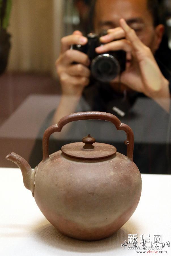 （晚報）（1）南京瑰寶&mdash;&mdash;南京博物院&middot;南京市博物館紫砂茶具精選展在港舉行