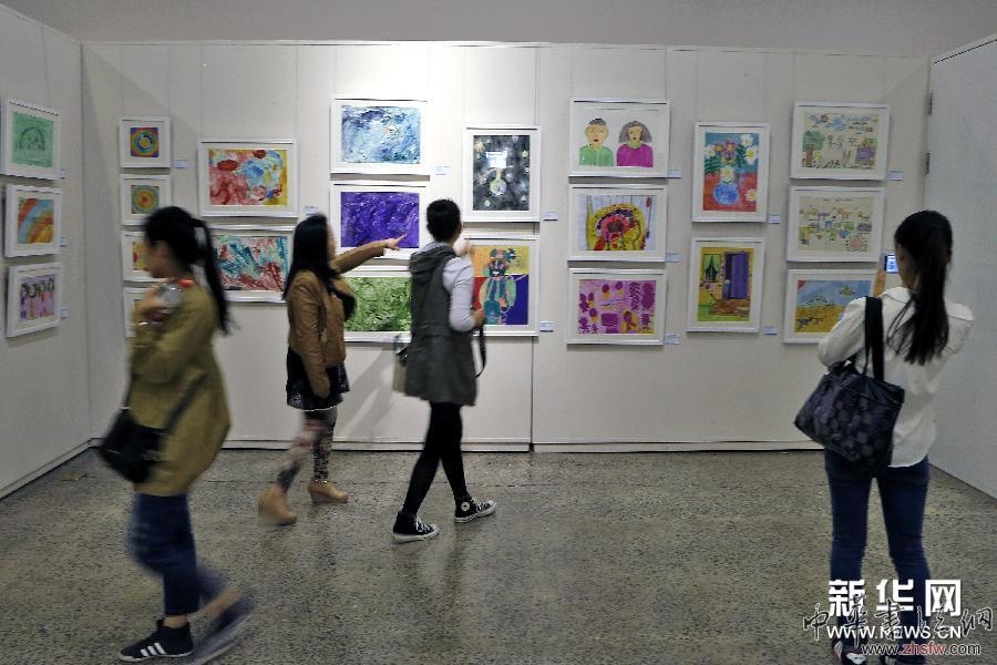 （文化）（1）2014&ldquo;愛在藍(lán)天下&rdquo;全國(guó)孤獨(dú)癥兒童繪畫作品展在京開幕