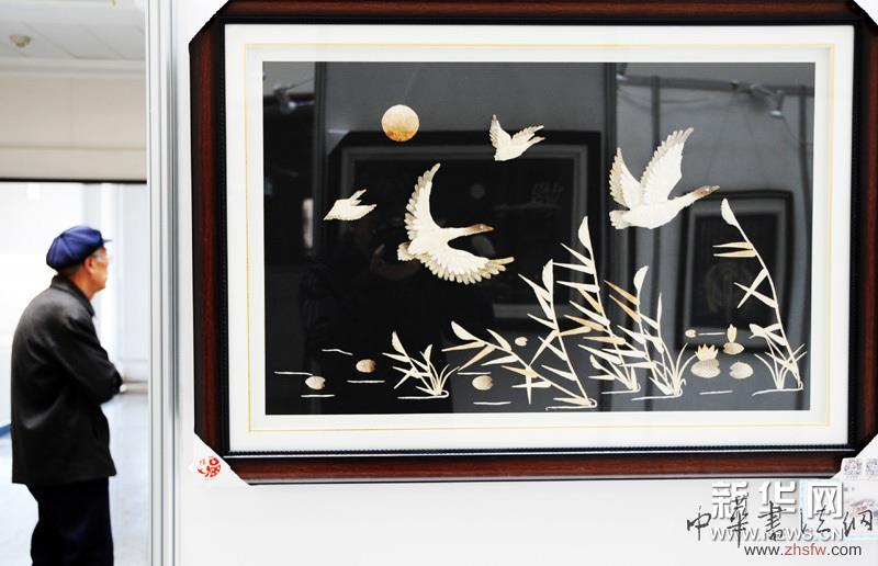 魚皮藝術(shù)作品展示獨(dú)特魅力 組圖