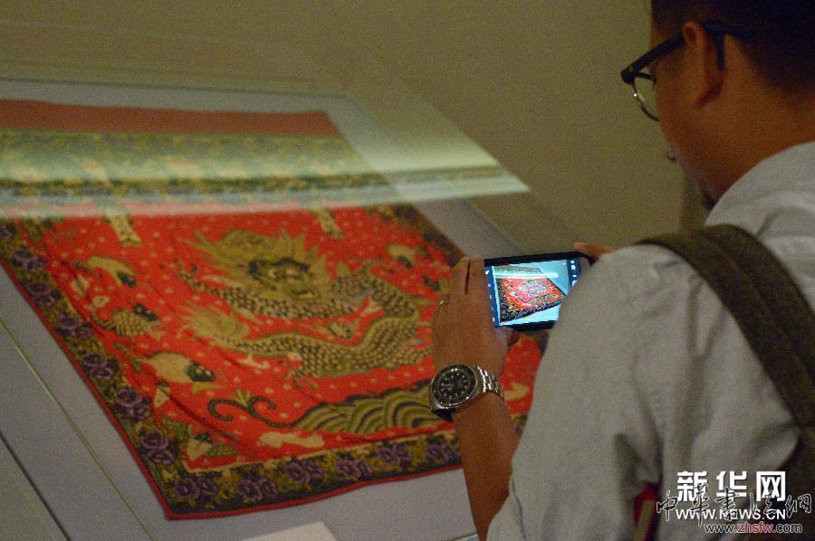 （XHDW）（2）新加坡舉行土生華人峇迪桌幃展