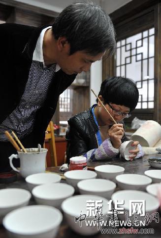 (晚報)(1)“雞缸杯”熱銷景德鎮(zhèn)