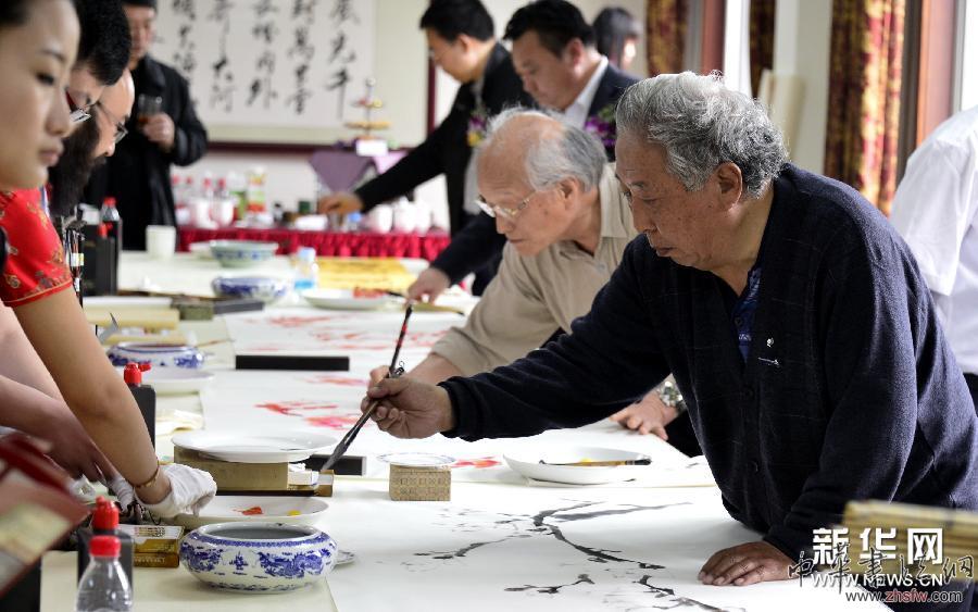 （文化）（1）北京：書(shū)畫家走基層