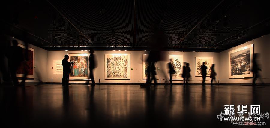 江蘇舉行首屆全省各市中青年美術(shù)作品展 (晚報(bào))(1)江蘇舉行首屆全省各市中青年美術(shù)作品展