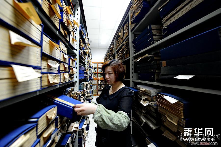 （走基層 聽民聲）（2）古籍&ldquo;醫(yī)生&rdquo;讓歷史在紙上傳承