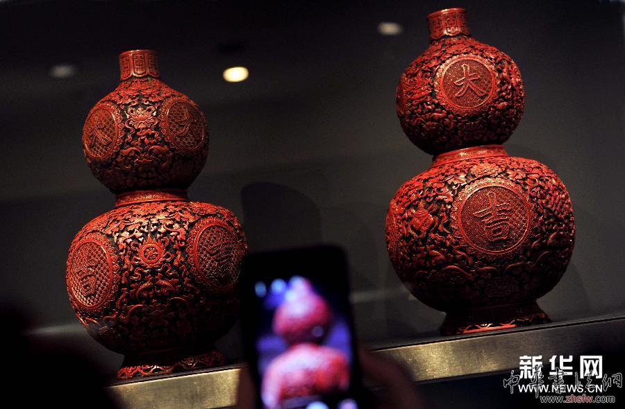 （國際）（1）中國藝術(shù)珍品展在巴黎舉行