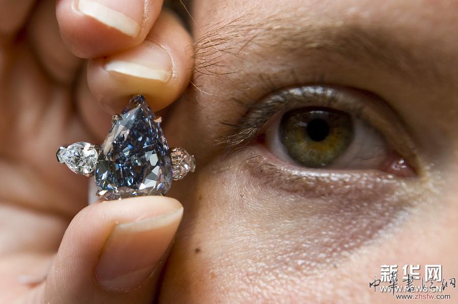 （社會(huì)）（2）13.22克拉鮮彩藍(lán)色鉆石即將拍賣
