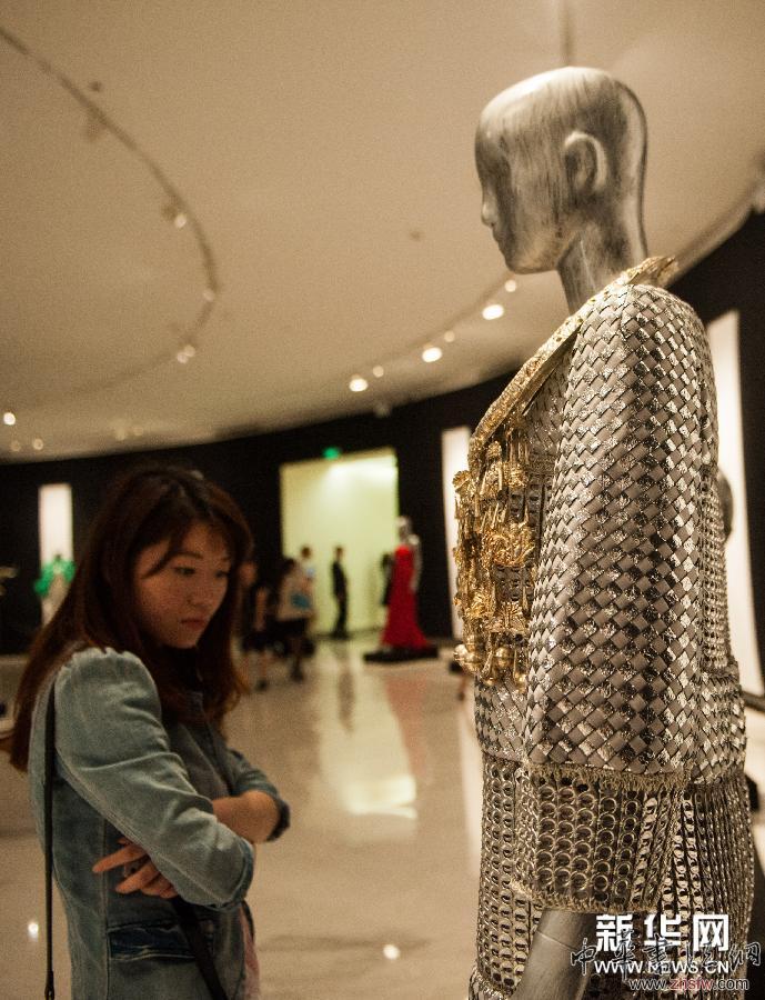 （文化）（6）《時代映像&mdash;中國時裝藝術(shù)展》拉開巡展帷幕