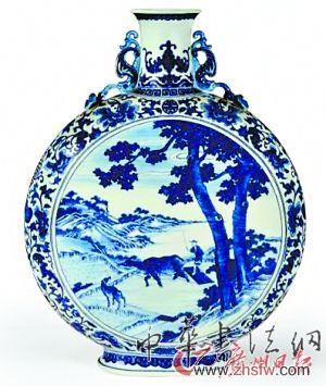 清乾隆 青花春耕圖雙福如意耳特大抱月瓶