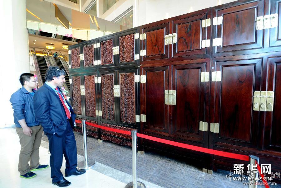 河北香河舉辦明清仿古紅木家具展 (社會)(3)河北香河舉辦明清仿古紅木家具展