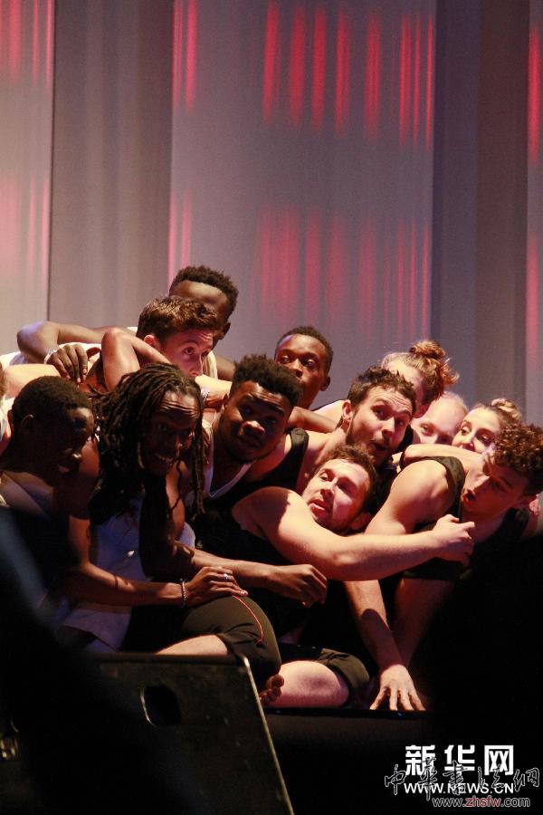 （晚報(bào)）（2）津巴布韋哈拉雷國(guó)際藝術(shù)節(jié)開幕