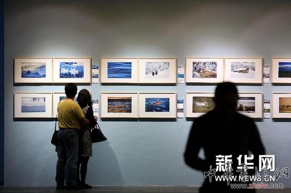 #(服務(wù)專線)(1)季葉海極地攝影作品展開幕