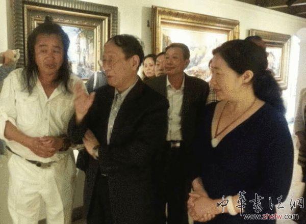 曹勇國(guó)際藝術(shù)館在信陽(yáng)開(kāi)館