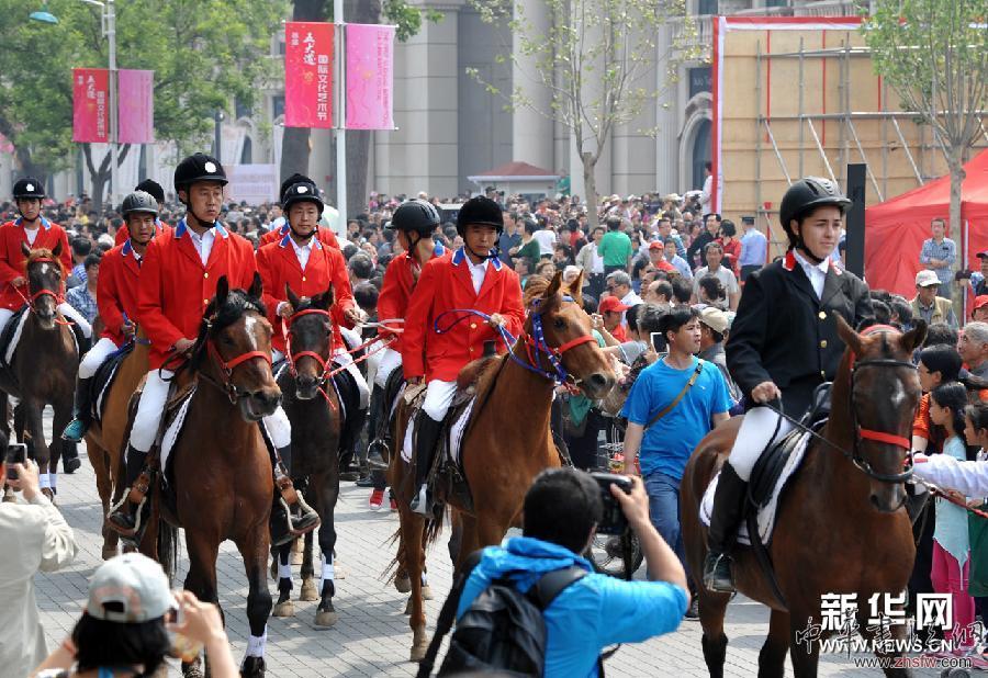 #（社會）（2）天津首屆五大道國際文化藝術節(jié)開幕 