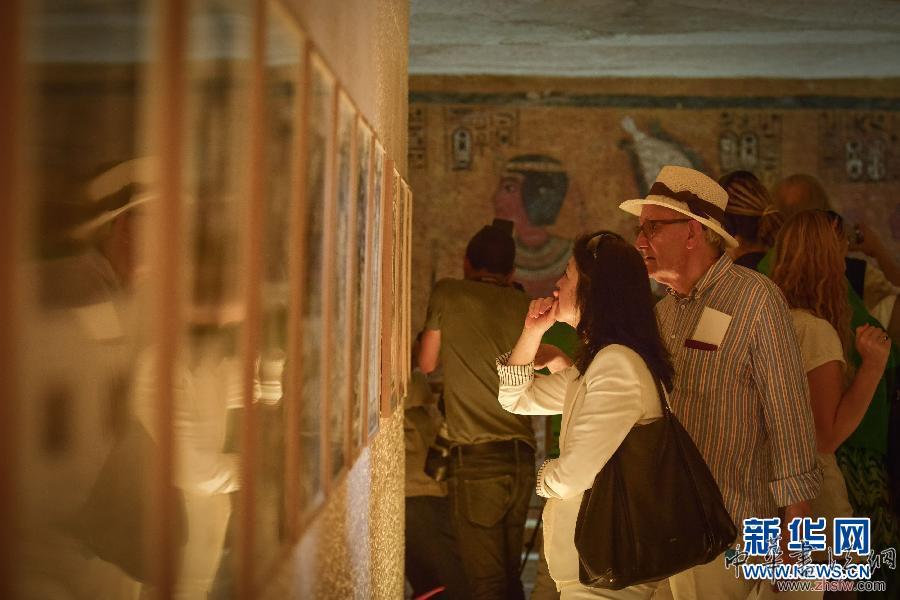 埃及“圖坦卡蒙復(fù)制墓”對(duì)游客開放 (國(guó)際)(2)埃及“圖坦卡蒙復(fù)制墓”對(duì)游客開放