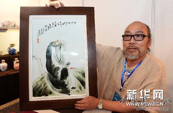 （新華網(wǎng)）（1）陶品走俏貴州&ldquo;臺博會&rdquo;