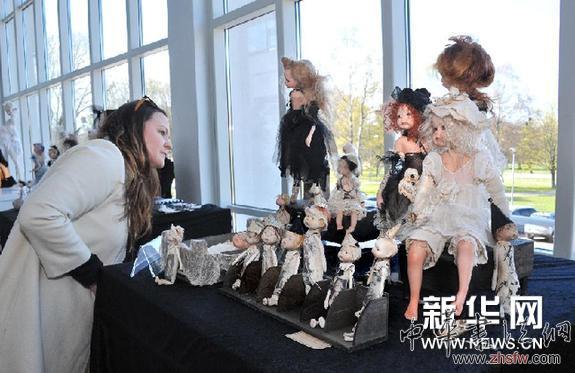 （晚報）（1）小小玩偶匯聚愛心力量