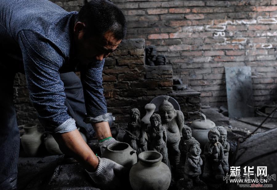 滎經(jīng)砂器:土與火的洗煉 組圖 (文化)(3)滎經(jīng)砂器:土與火的洗煉