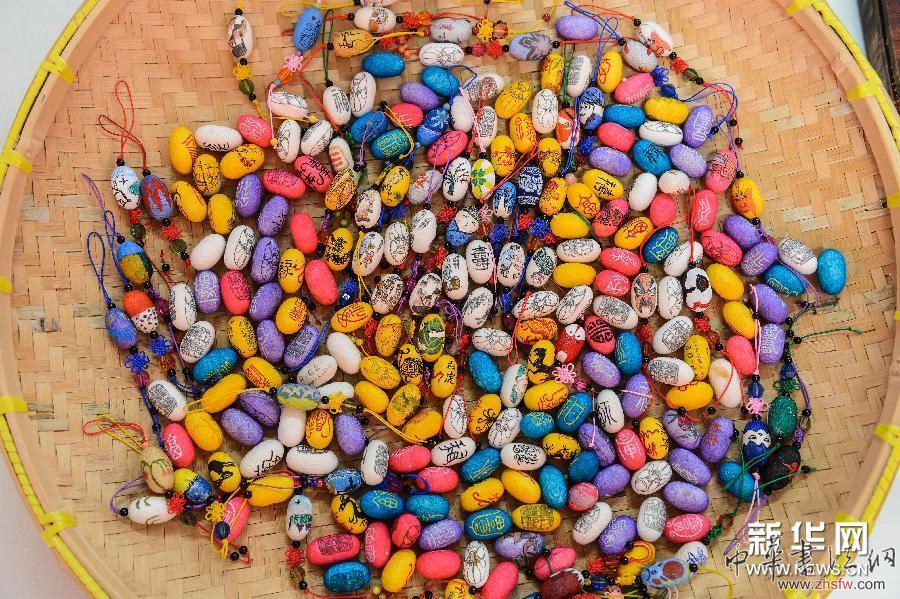 （文化）（3）&ldquo;江南繭畫&rdquo;展現(xiàn)水鄉(xiāng)風(fēng)情