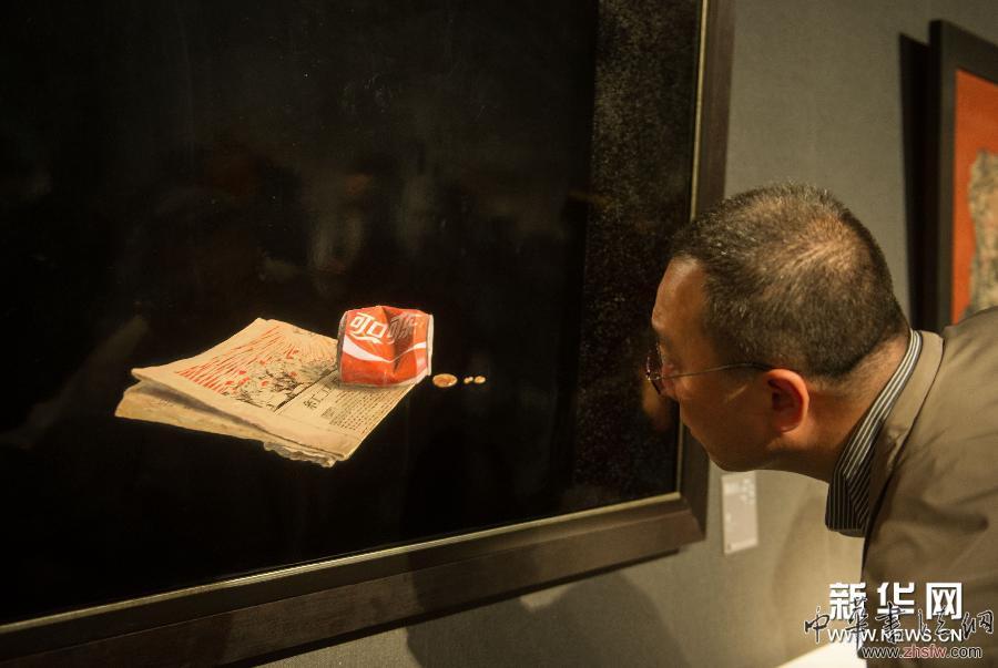 1895中國當(dāng)代工藝美術(shù)系列大展優(yōu)秀作品展開幕 組圖 (文化)(3)“1895中國當(dāng)代工藝美術(shù)系列大展優(yōu)秀作品展”在京開幕