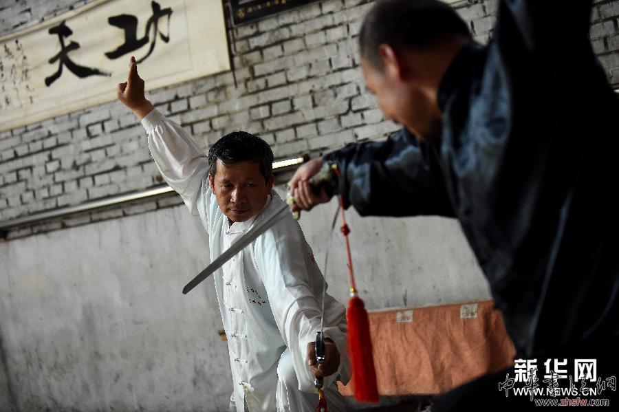 （晚報(bào)）（1）河北滄州發(fā)現(xiàn)清代手抄本《青萍劍譜》