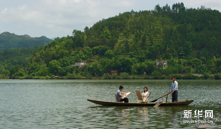 （文化）（2）江西上猶：靚麗油畫走俏國際市場