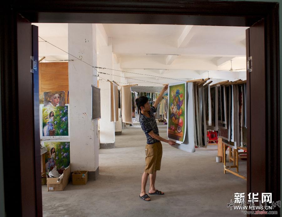 （文化）（1）江西上猶：靚麗油畫走俏國際市場